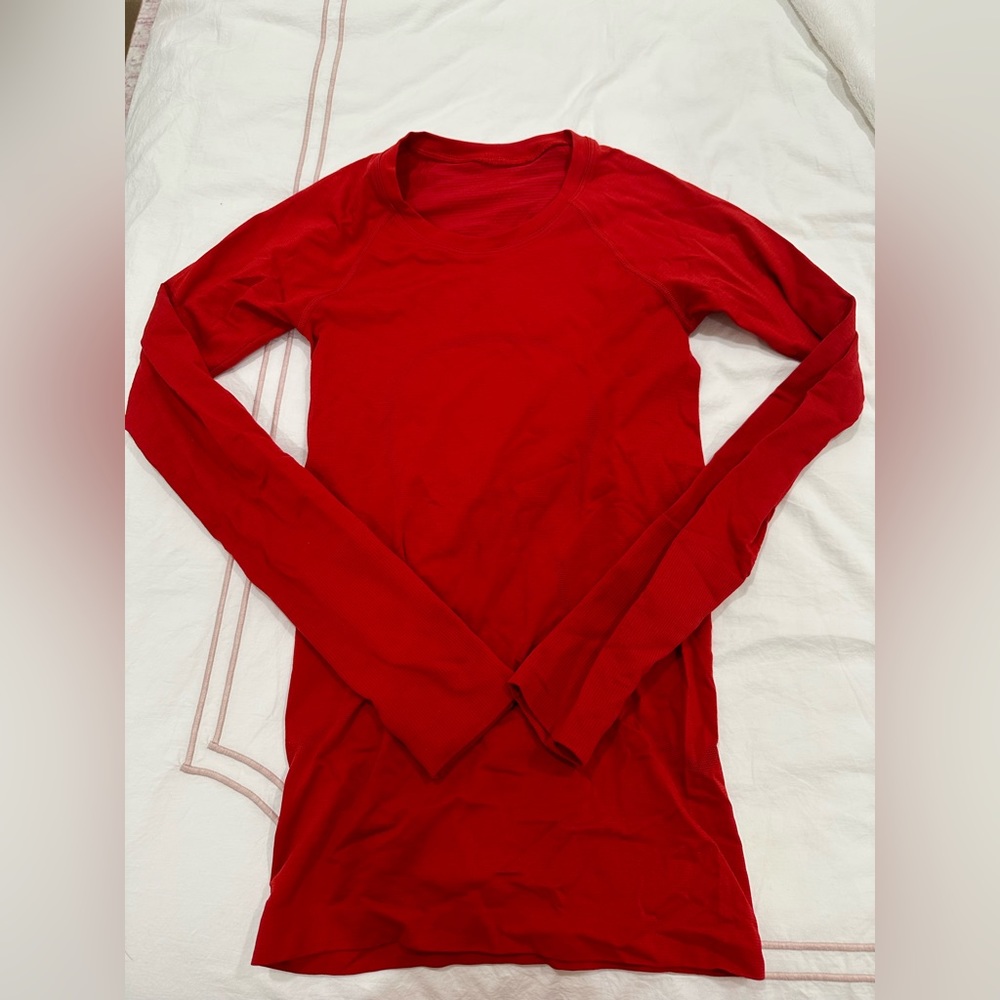 LULU swiftly. size 2. great condition